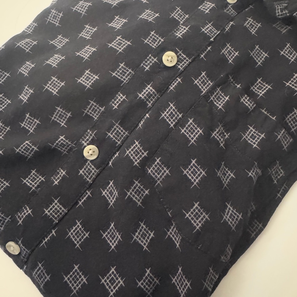 Trendy Black Patterned Button Down Shirt - image 3